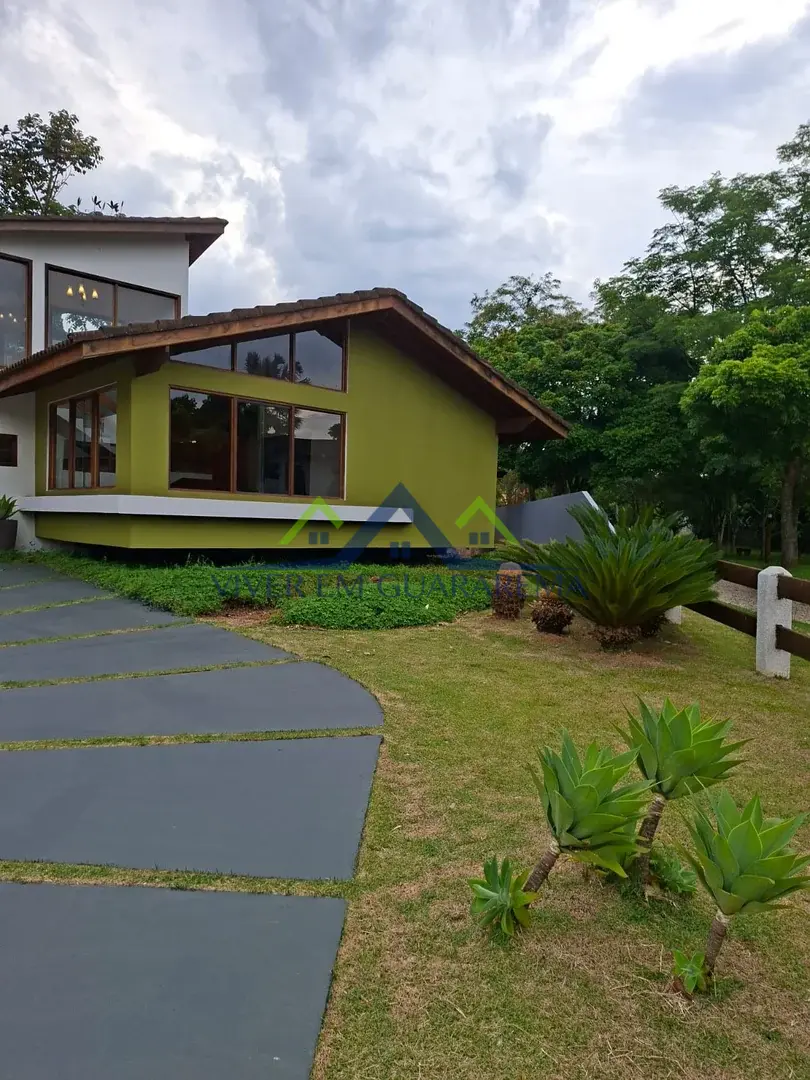 CASA À VENDA NO CONDOMÍNIO PONTE DE PEDRA