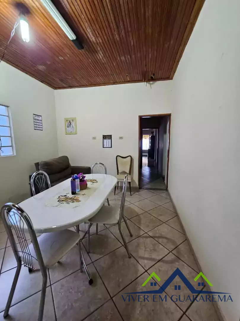 CASA TÉRREA NO CENTRO DE GUARAREMA — Miniatura 7