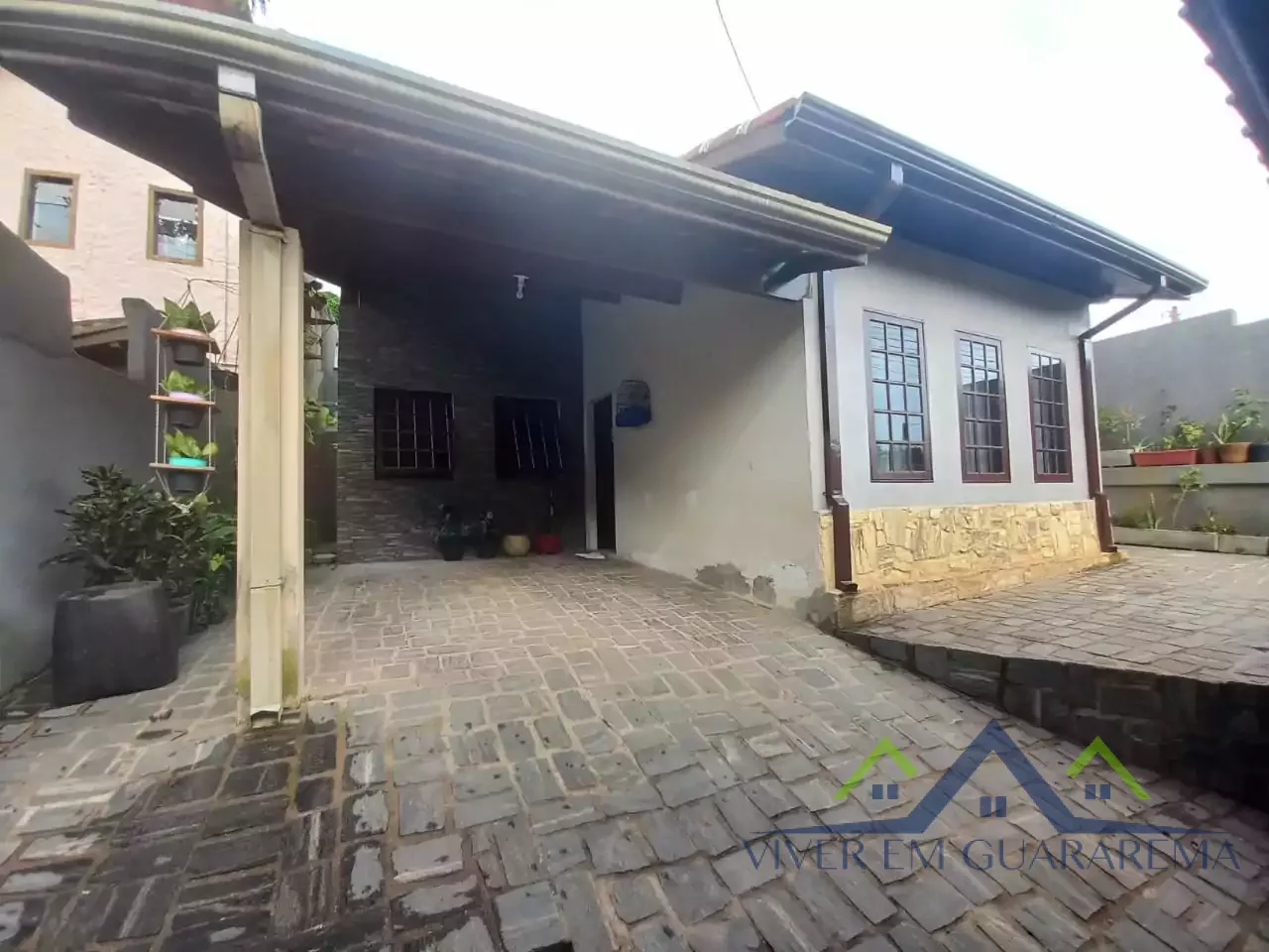 CASA EM SANTA BRANCA