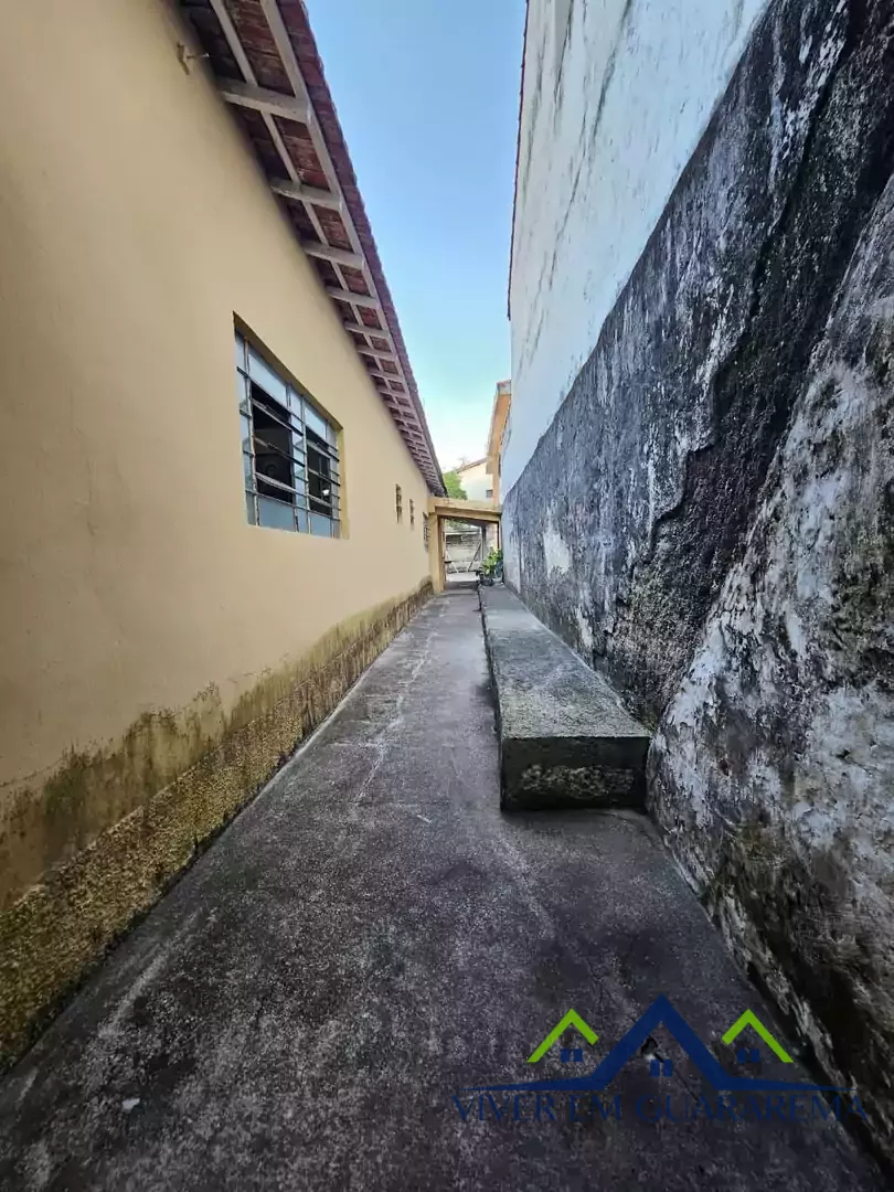CASA TÉRREA NO CENTRO DE GUARAREMA — Miniatura 11