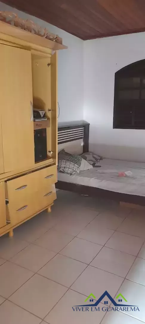 3 CASAS NO MESMO TERRENO NO CENTRO DE GUARAREMA — Miniatura 18
