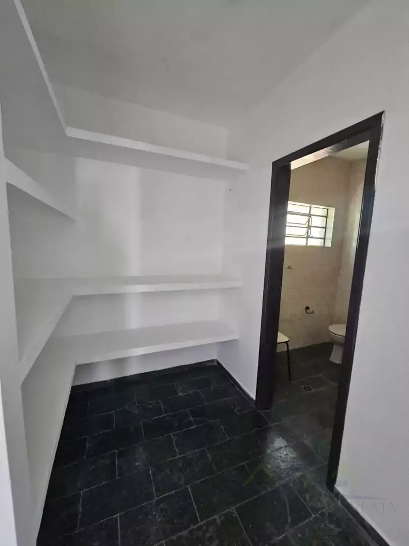 PRÉDIO COM PONTO COMERCIAL, CASA + EDÍCULA — Miniatura 21
