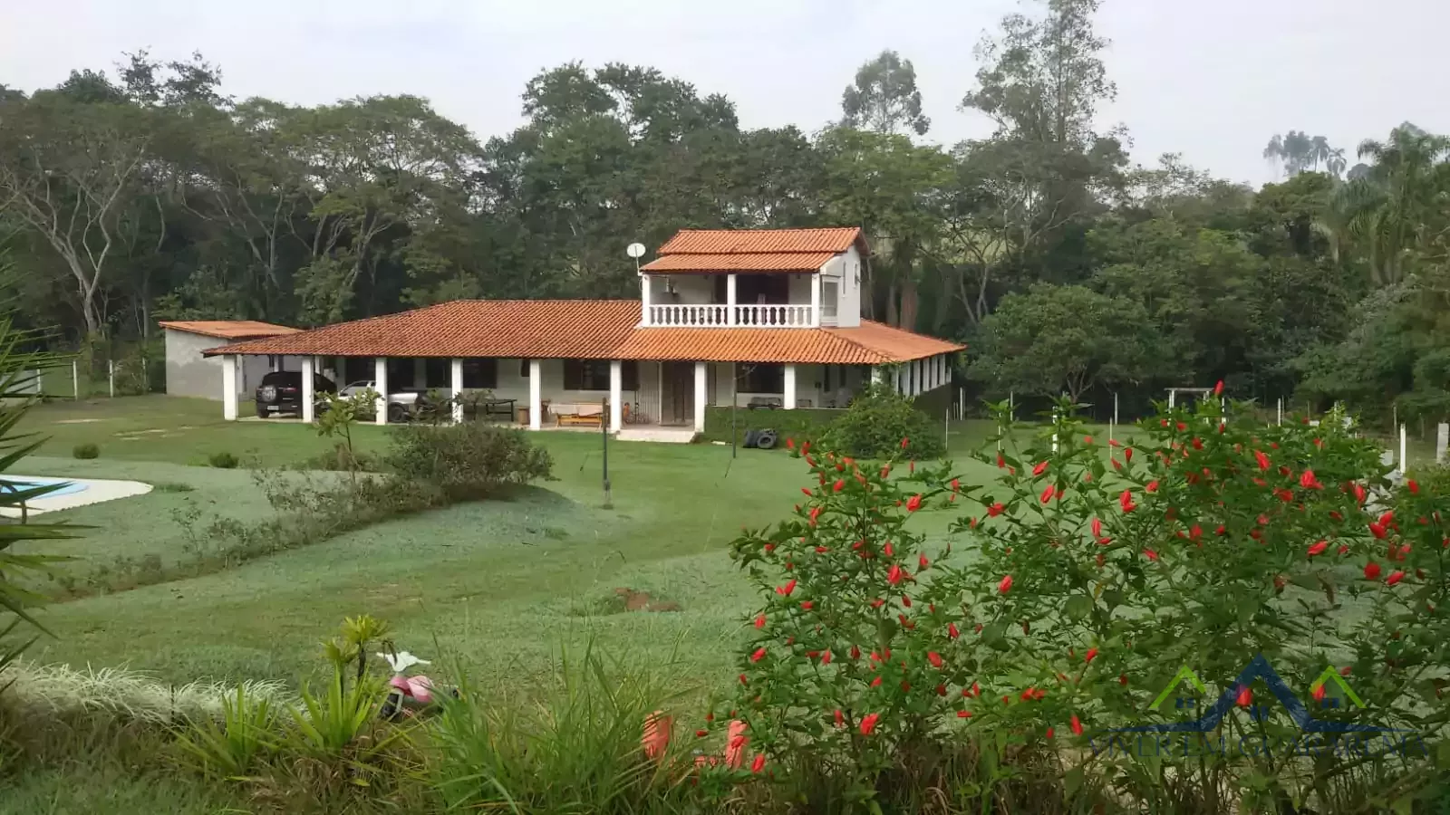 LINDA CHÁCARA NA DIVISA GUARAREMA COM JACAREÍ — Miniatura 2
