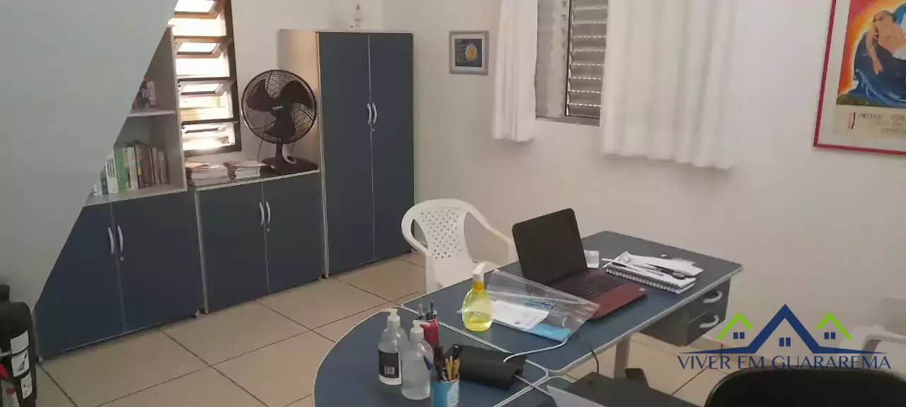 3 CASAS NO MESMO TERRENO NO CENTRO DE GUARAREMA — Miniatura 11