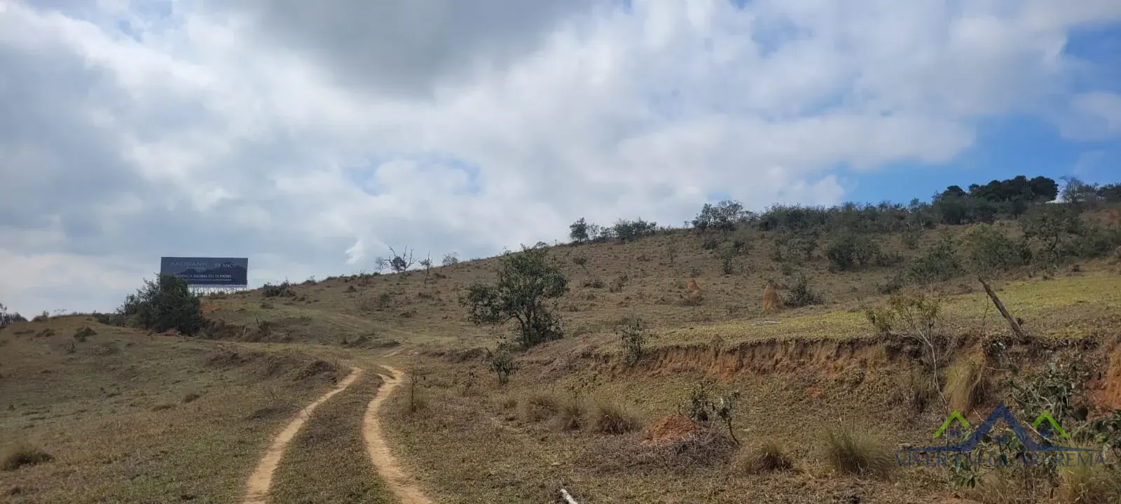 TERRENO COM 8 ALQUEIRES EM JACAREÍ — Miniatura 3
