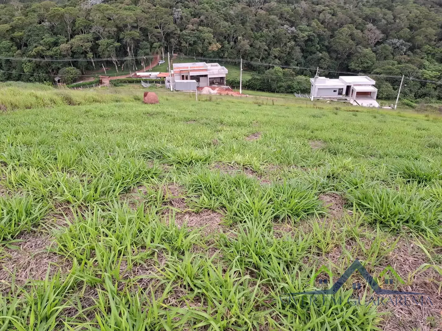 LOTES À VENDA NO RESIDENCIAL GUARAREMA HILLS — Miniatura 7