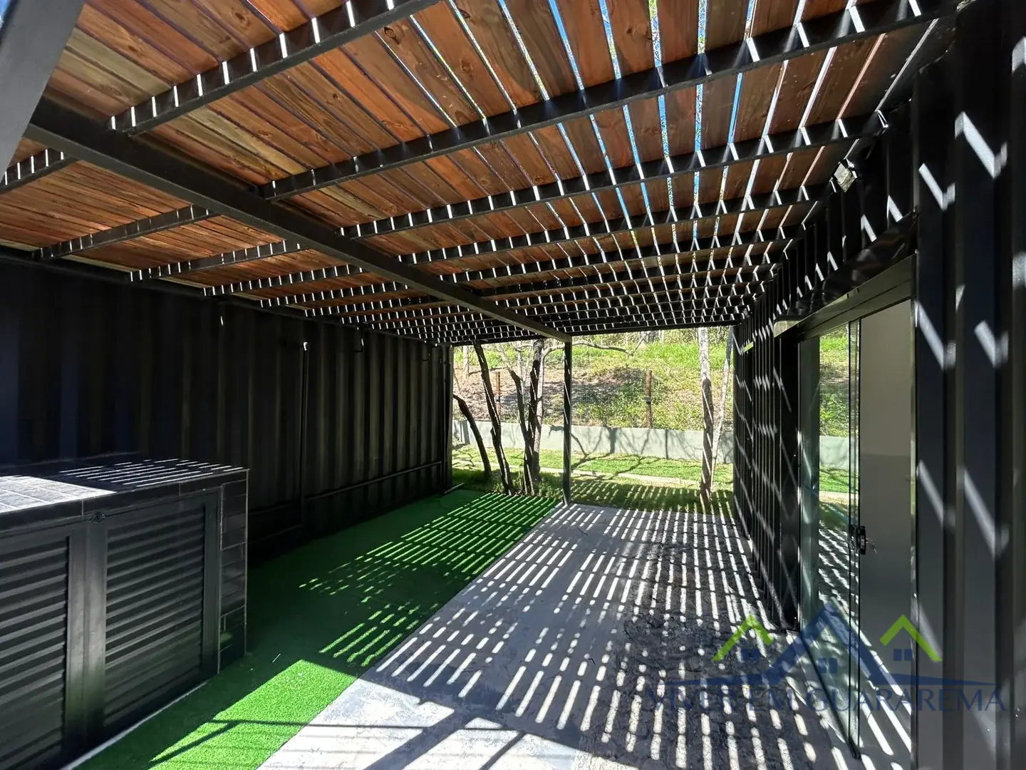 CASA CONTAINER EM ÁREA TRANQUILA COM TERRENO AMPLO — Miniatura 13