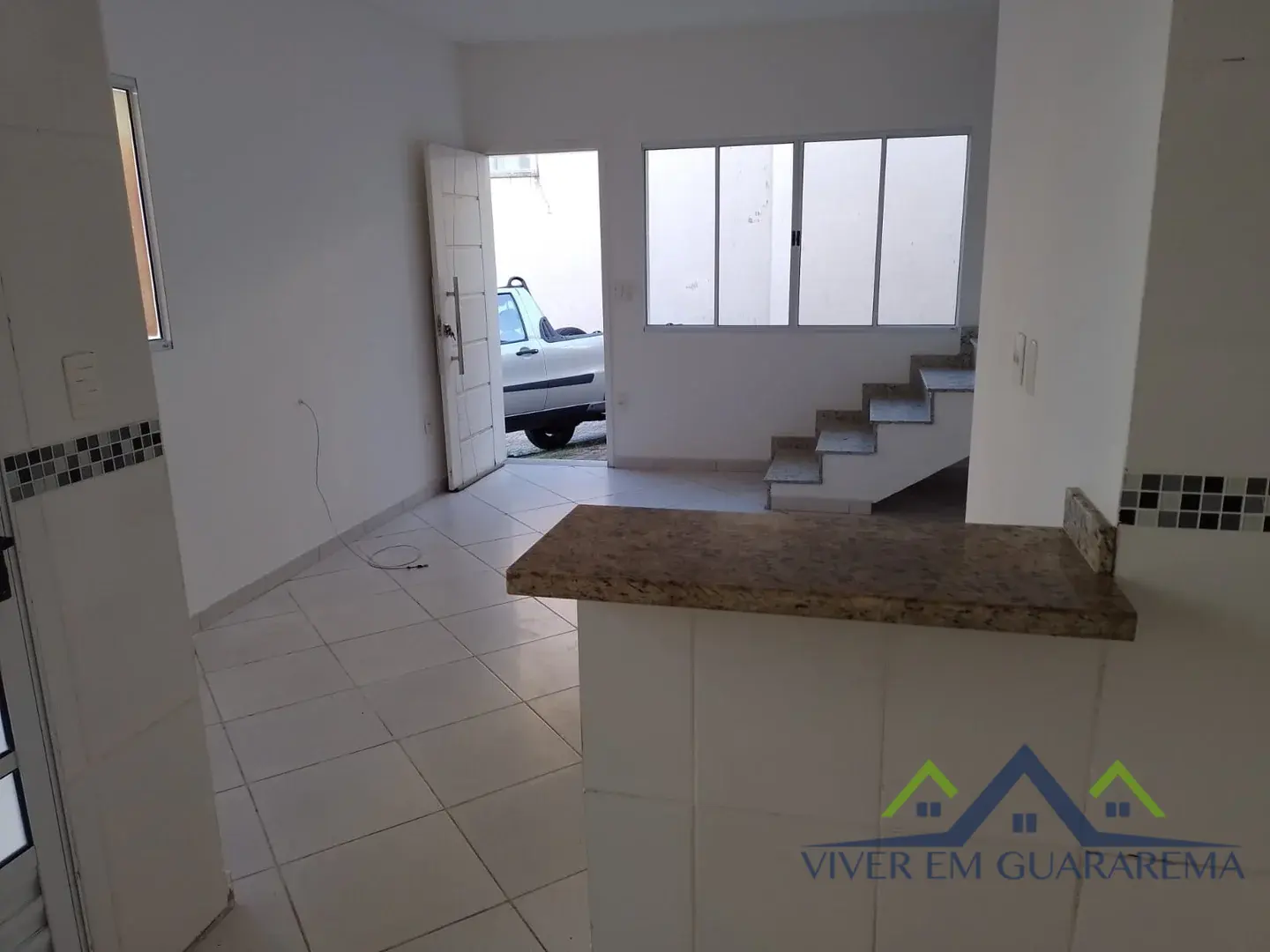 CASA EM CONDOMÍNIO NO CENTRO DE GUARAREMA — Miniatura 2
