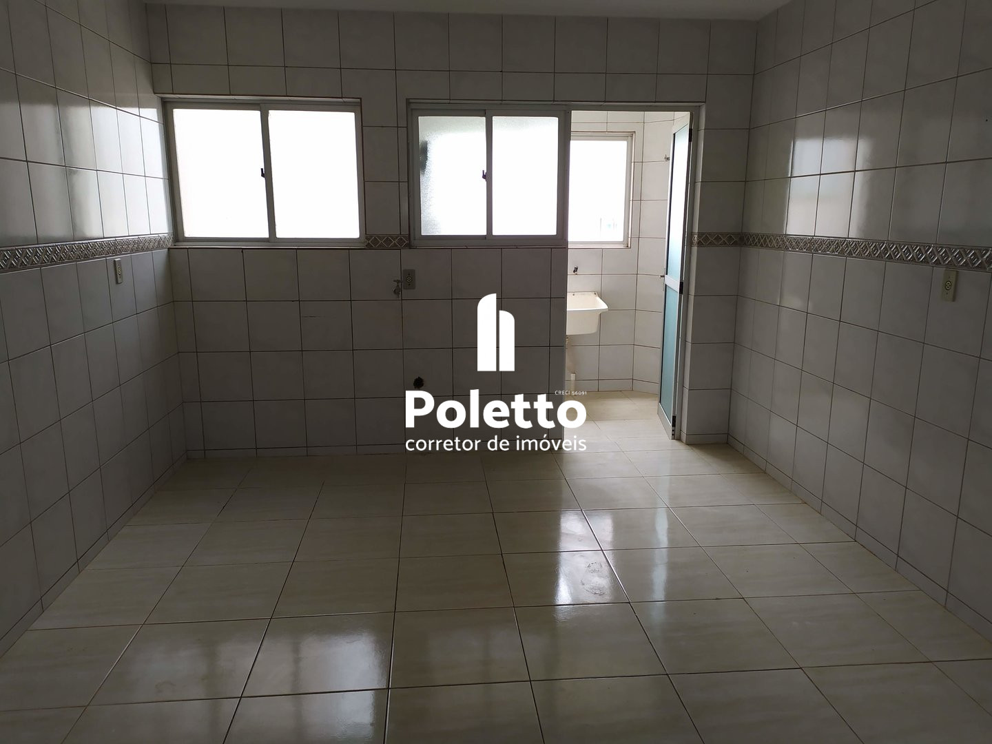 Vende-se Apartamento de 3 Dormitório no Centro de Marau — Miniatura 6
