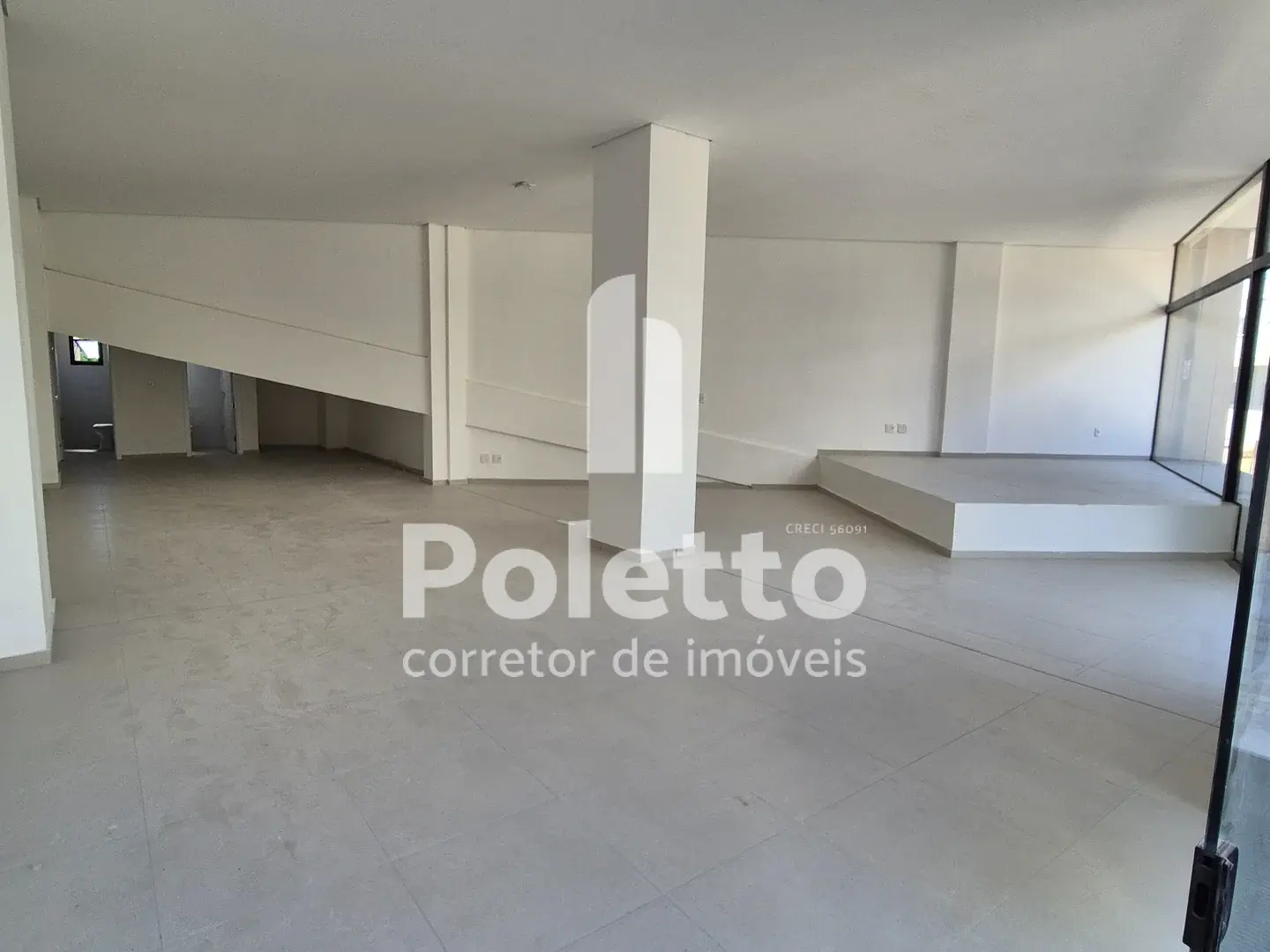 Aluga sala comercial no centro de Marau — Miniatura 3