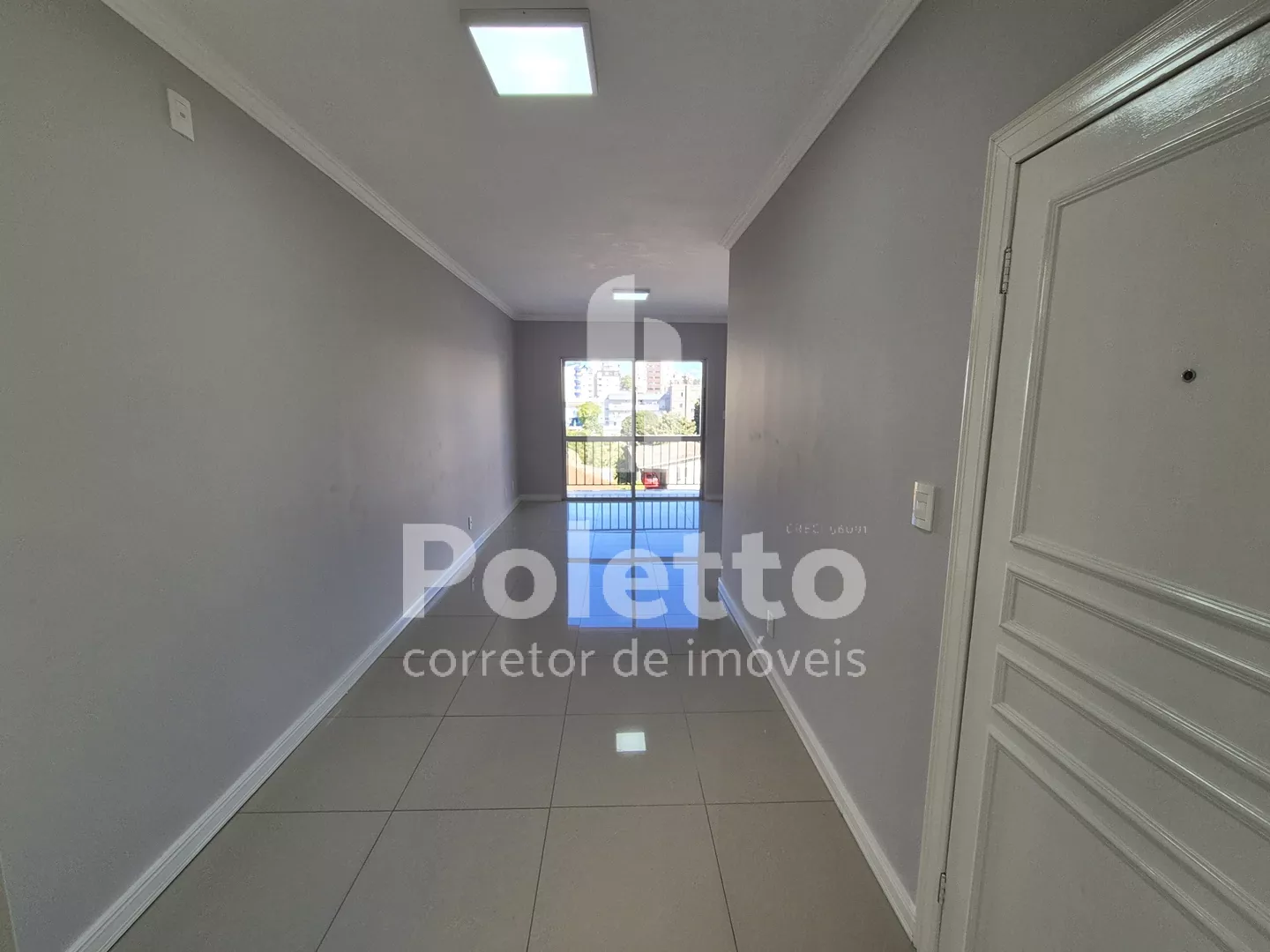 Apartamento de 02 quartos no centro de Marau — Miniatura 2
