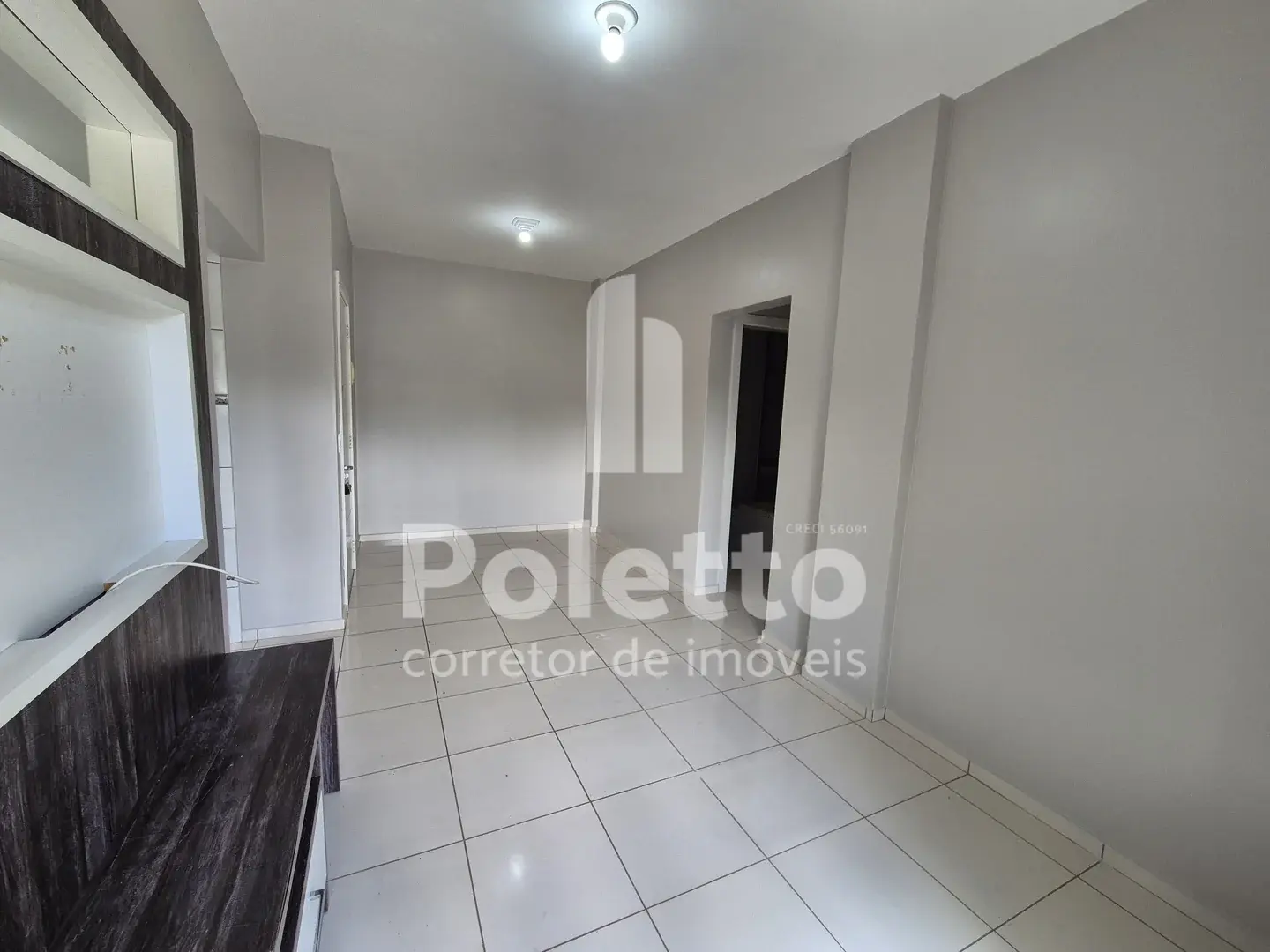 Vende-se apartamento MOBILIADO de 02 quartos — Miniatura 3