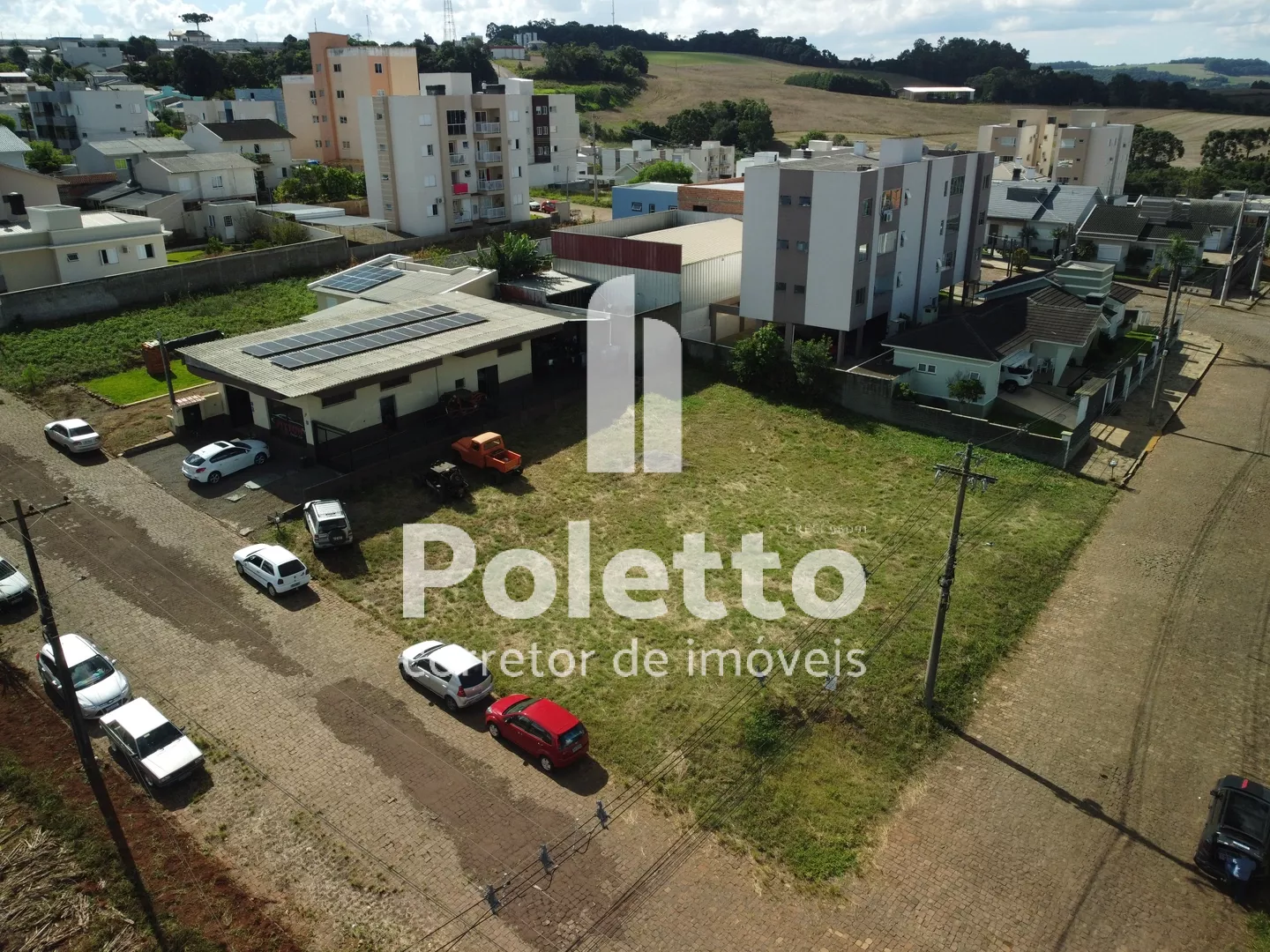 Terreno de esquina com 795 m² de área — Miniatura 2