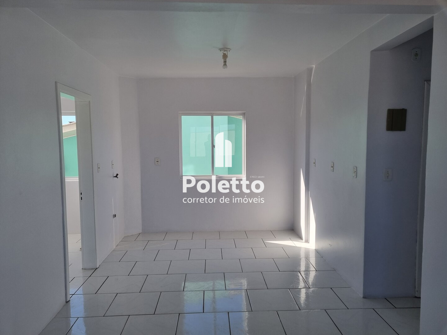Vende-se apartamento com 02 dormitórios — Miniatura 2