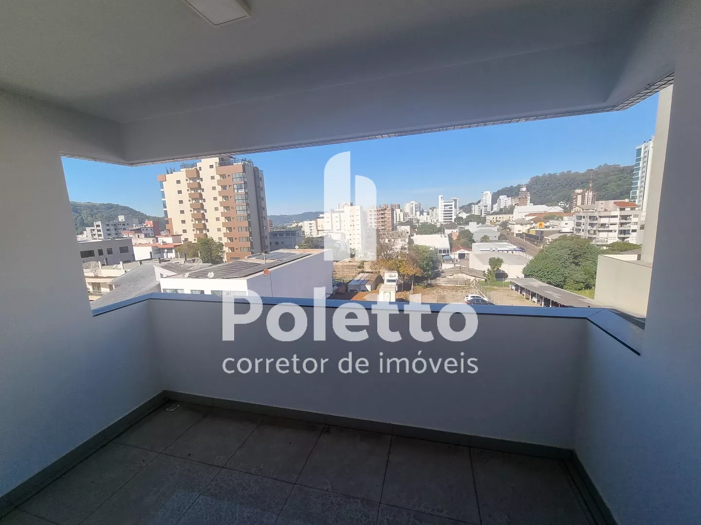 Maravilhoso apartamento de 02 dormitórios no Centro de Marau — Miniatura 7