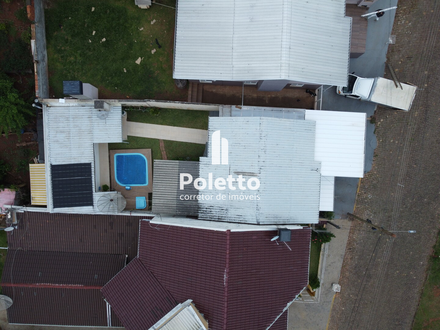 Vende-se casa com piscina em Marau — Miniatura 2