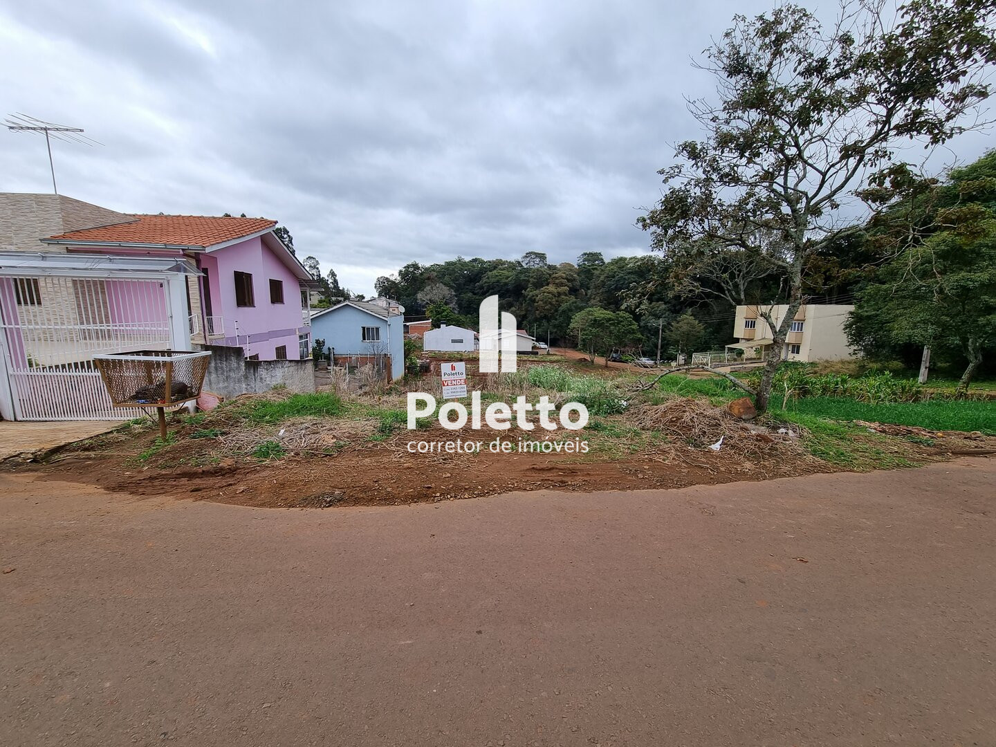 Vende-se lindo terreno — Miniatura 2