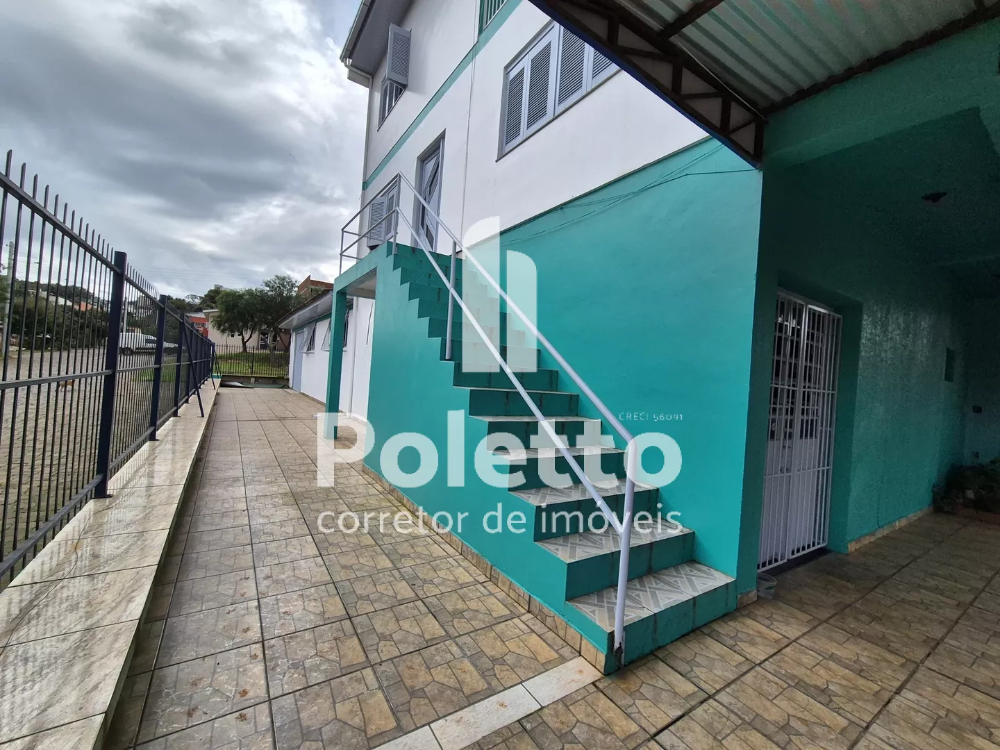 Casa com 3 andares próximo ao centro — Miniatura 3