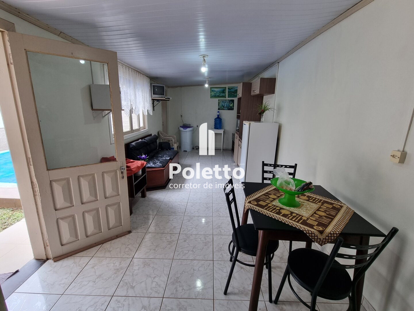 Vende-se casa com piscina em Marau — Miniatura 9