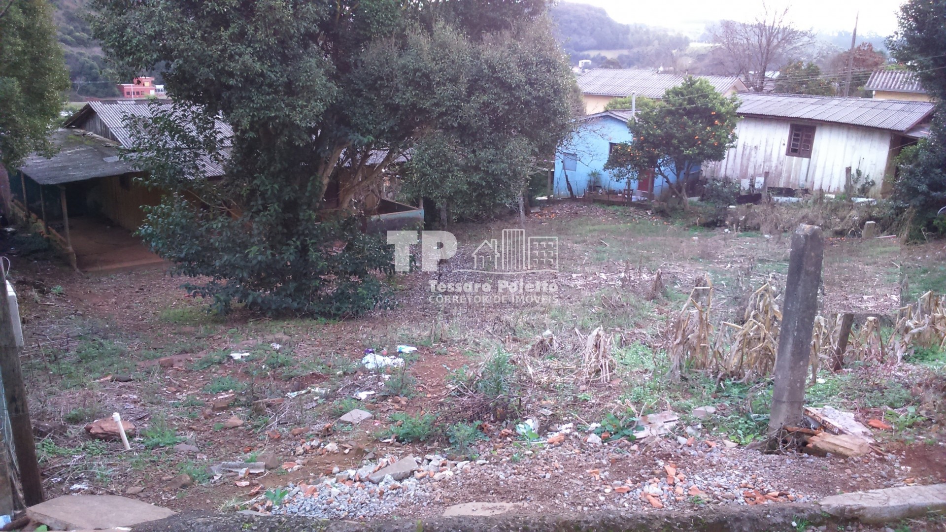 Vende-se terreno no Bairro Constante Fuga — Miniatura 3