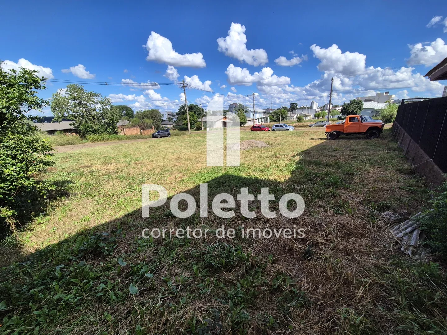 Terreno de esquina com 795 m² de área — Miniatura 8