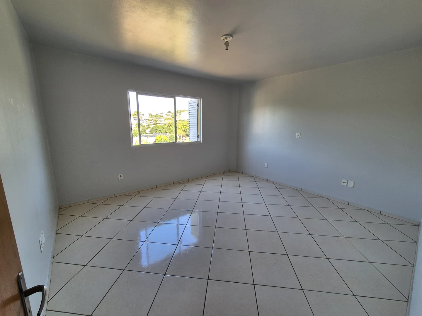 Aluga-se Apartamento com 3 dormitórios — Miniatura 9