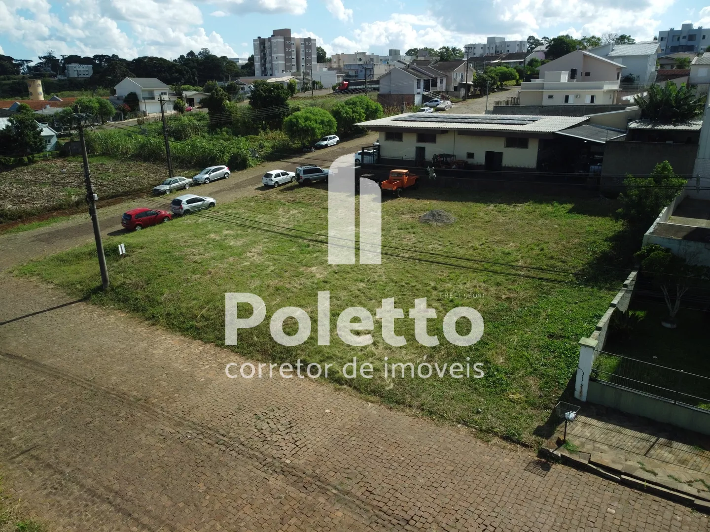 Terreno de esquina com 795 m² de área — Miniatura 6