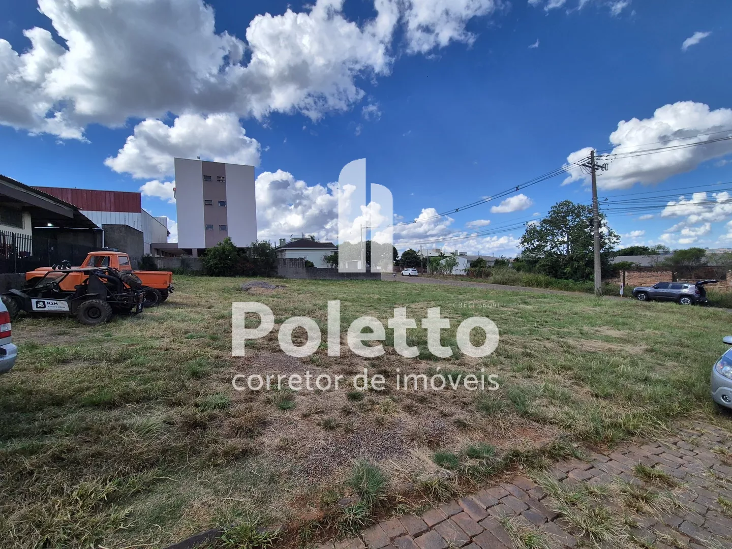 Terreno de esquina com 795 m² de área — Miniatura 7