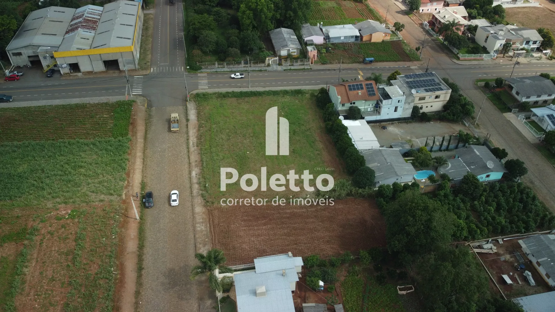 Terreno plaino com 600 m² — Miniatura 4