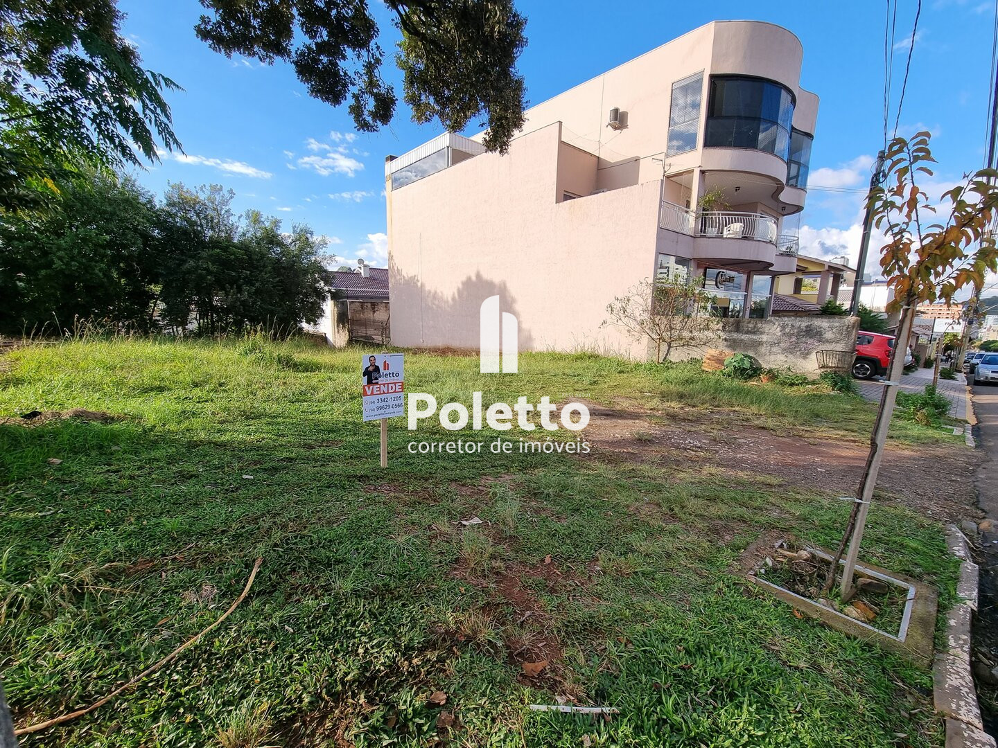Vende-se Terreno de frente para a Rua Bento Gonçalves — Miniatura 4