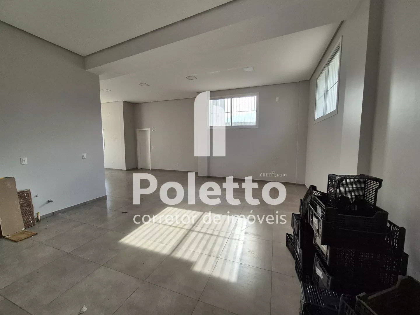 Excelente sala comercial na Avenida do Bairro Villa Bella — Miniatura 4