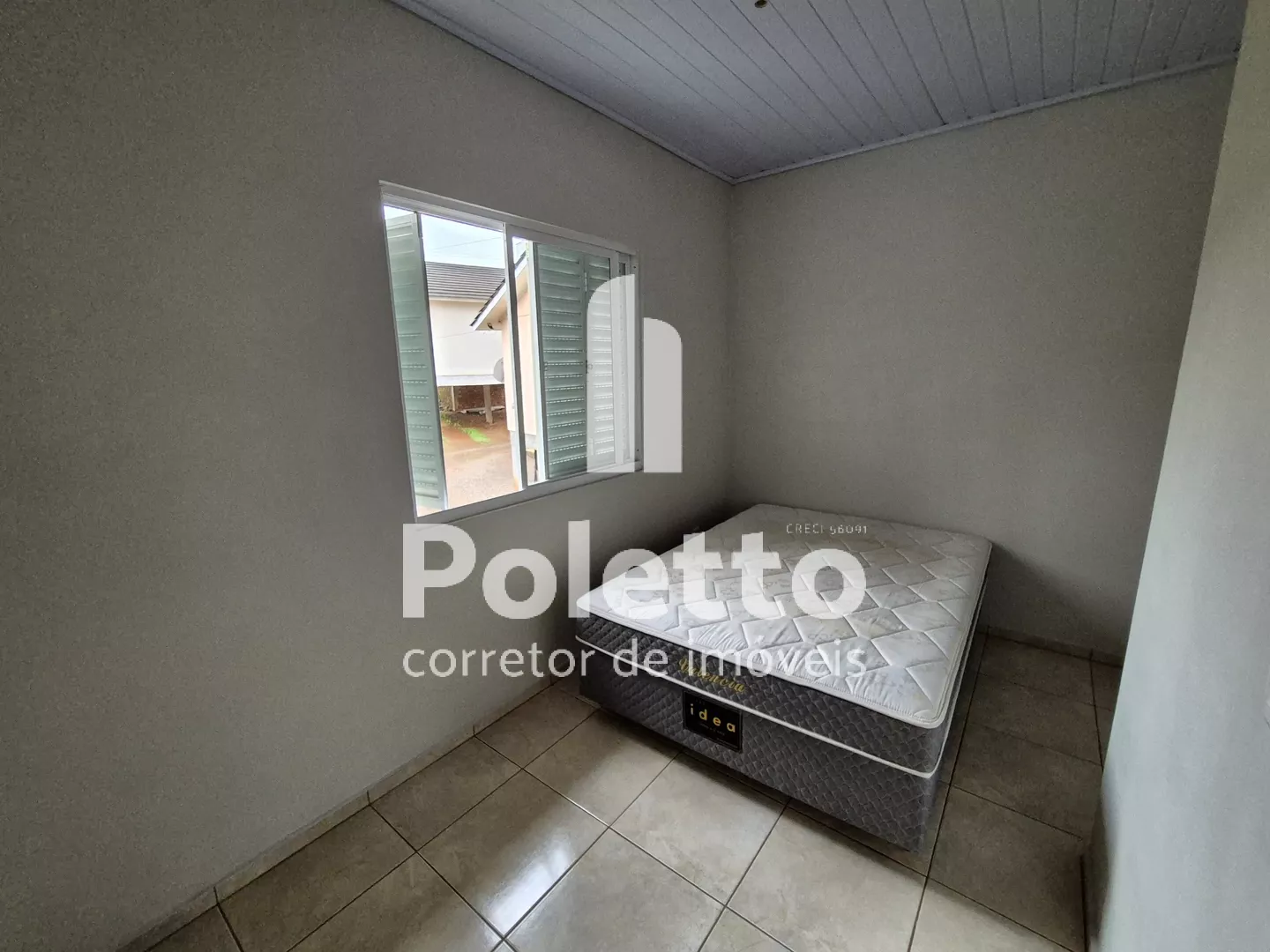 Vende-se casa com 2 dormitórios — Miniatura 4