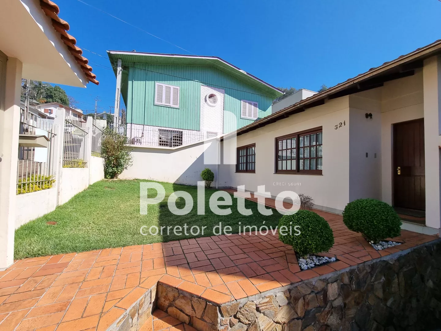 Vende-se casa no centro de Marau — Miniatura 4