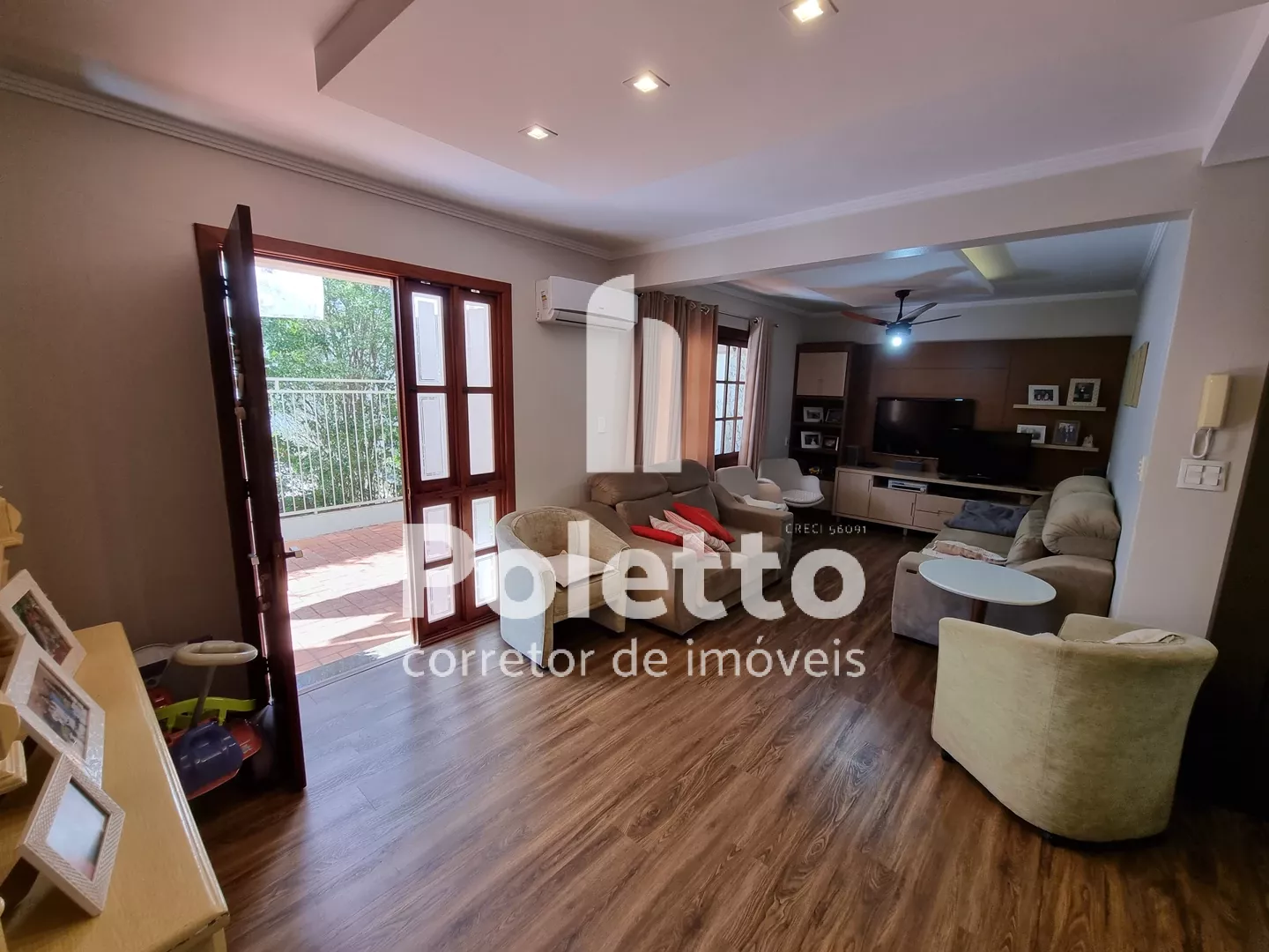 Vende-se casa no centro de Marau — Miniatura 7