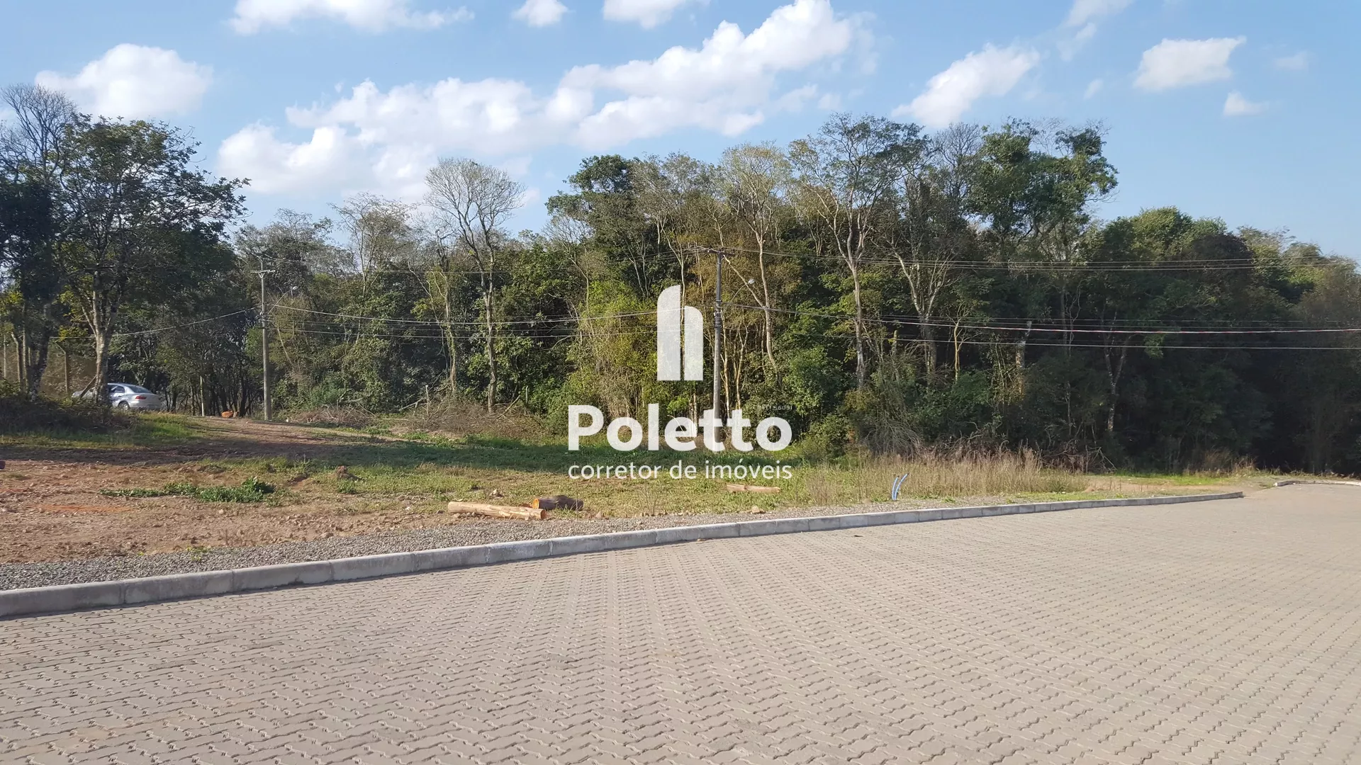 Vende-se Terreno em Loteamento de Alto Padrão — Miniatura 2