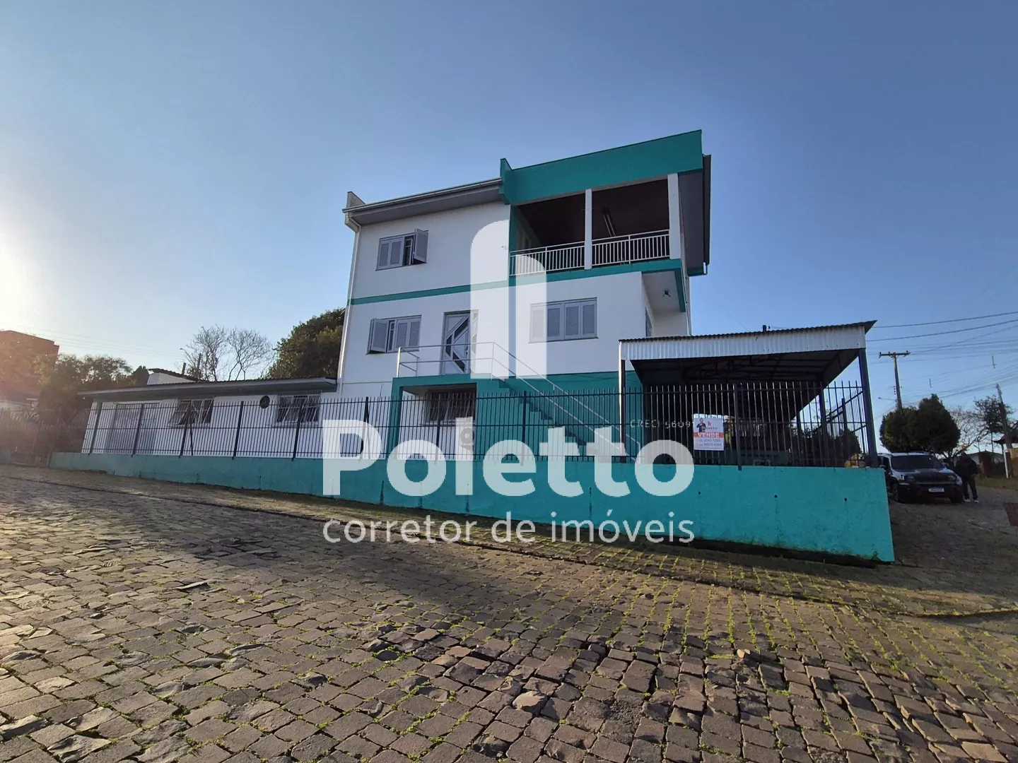 Casa com 3 andares próximo ao centro — Miniatura 2