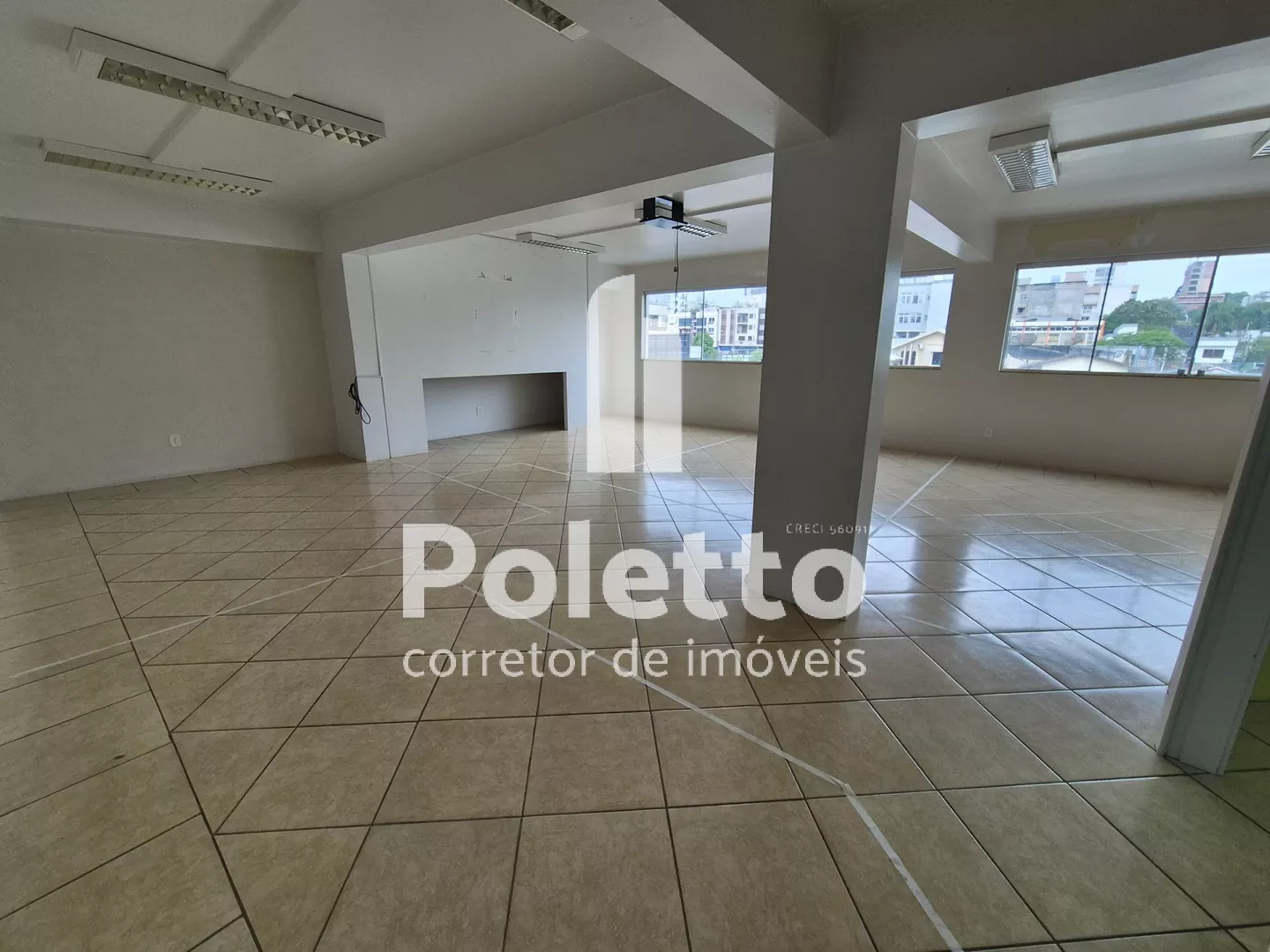 Vende-se sala comercial no centro de Marau — Miniatura 7