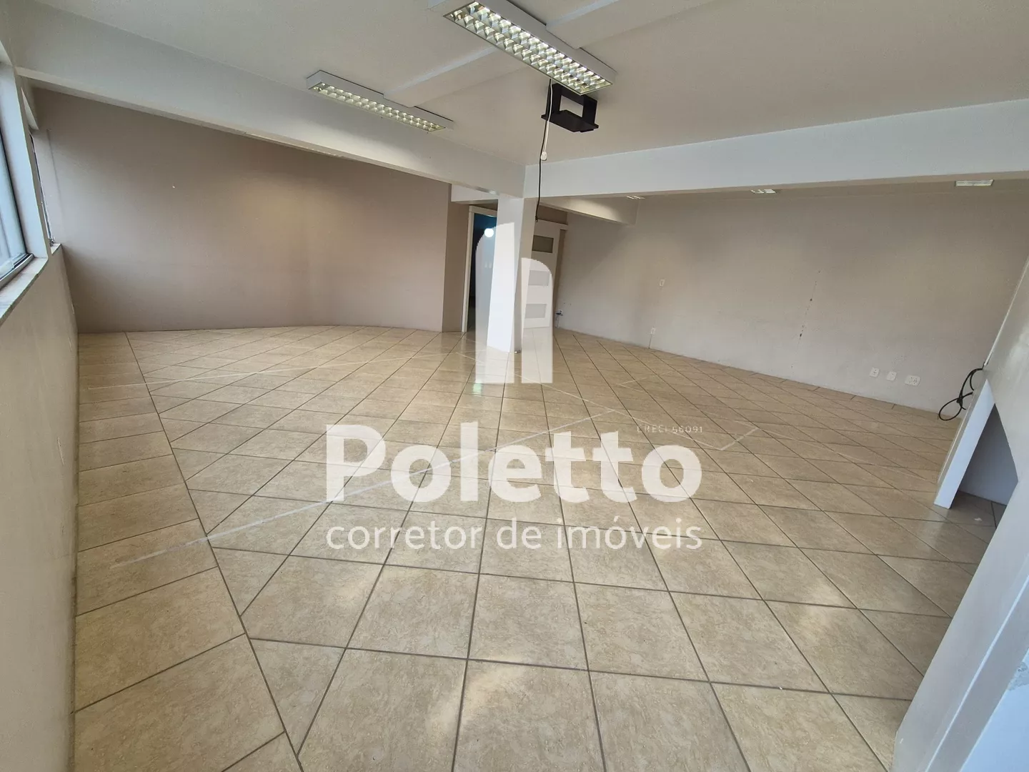 Vende-se sala comercial no centro de Marau — Miniatura 8