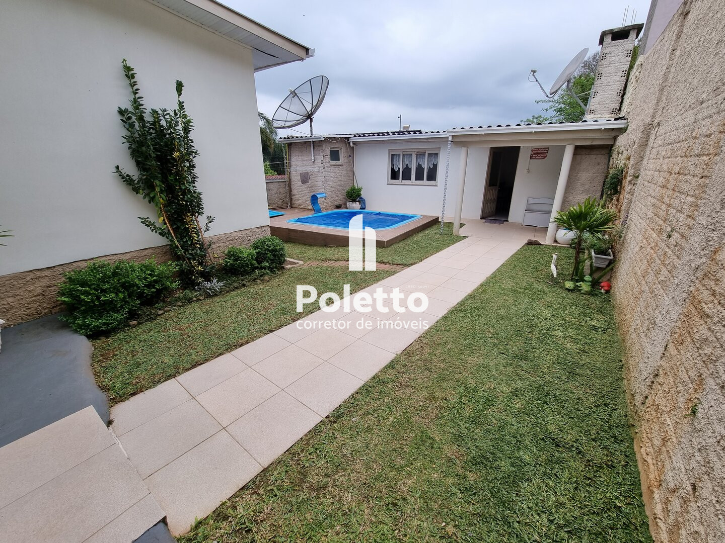 Vende-se casa com piscina em Marau — Miniatura 8