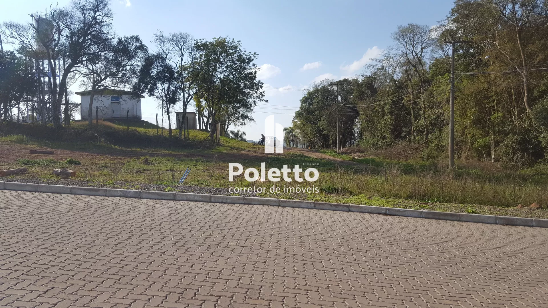Vende-se Terreno em Loteamento de Alto Padrão — Miniatura 5
