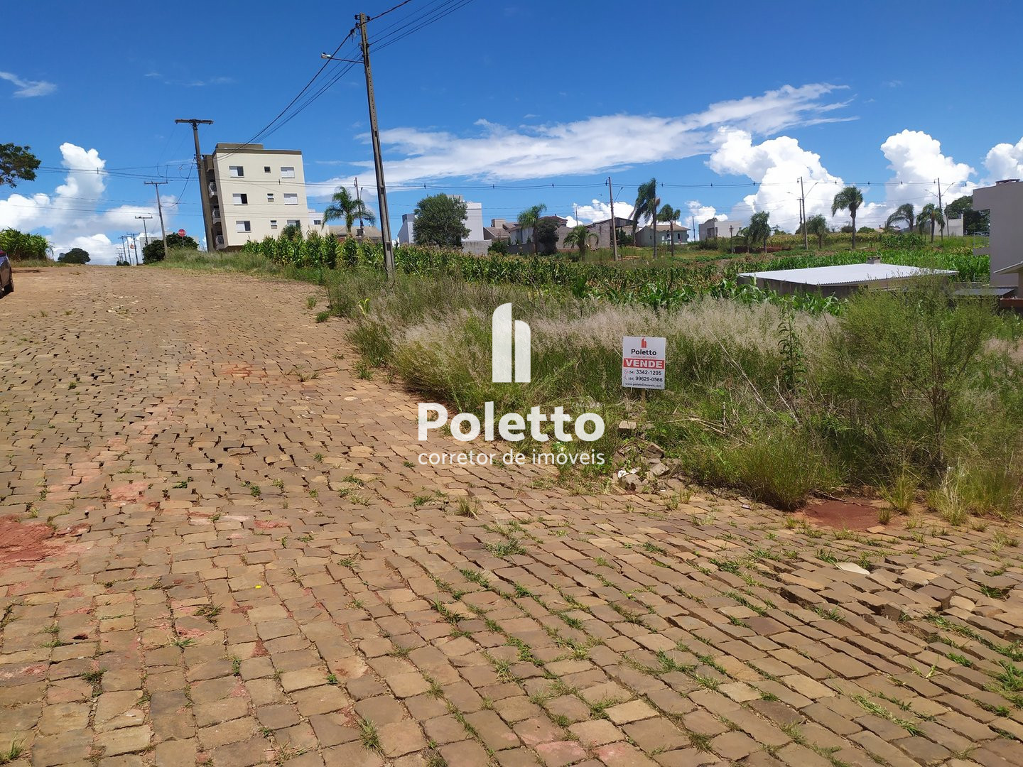 Vende-se excelente terreno de esquina — Miniatura 2