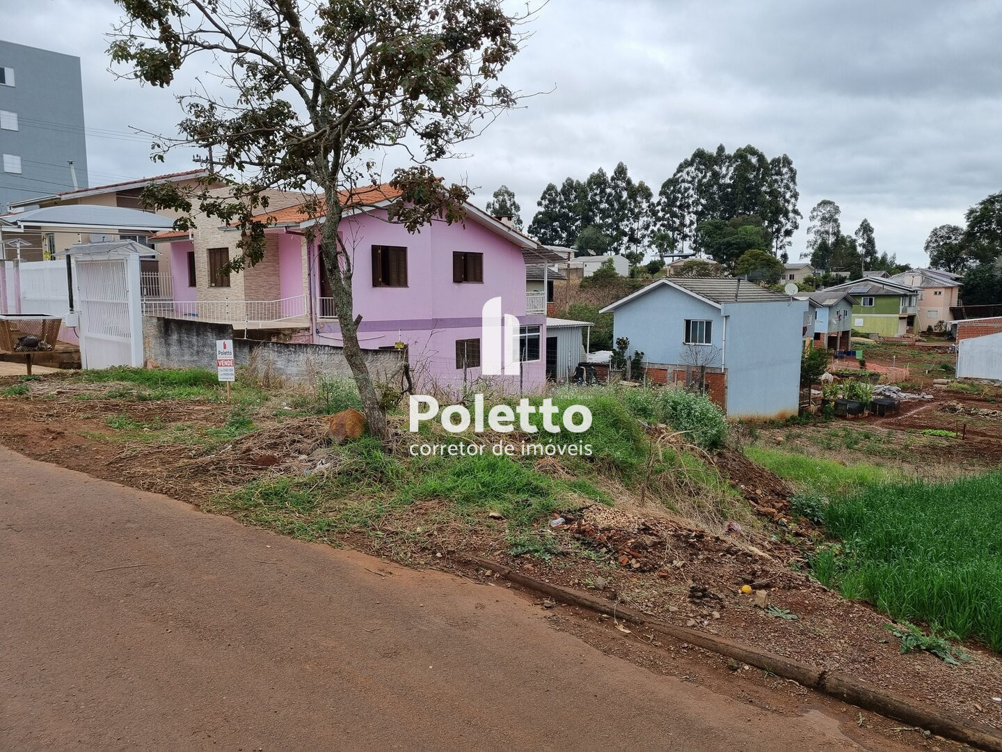 Vende-se lindo terreno — Miniatura 4