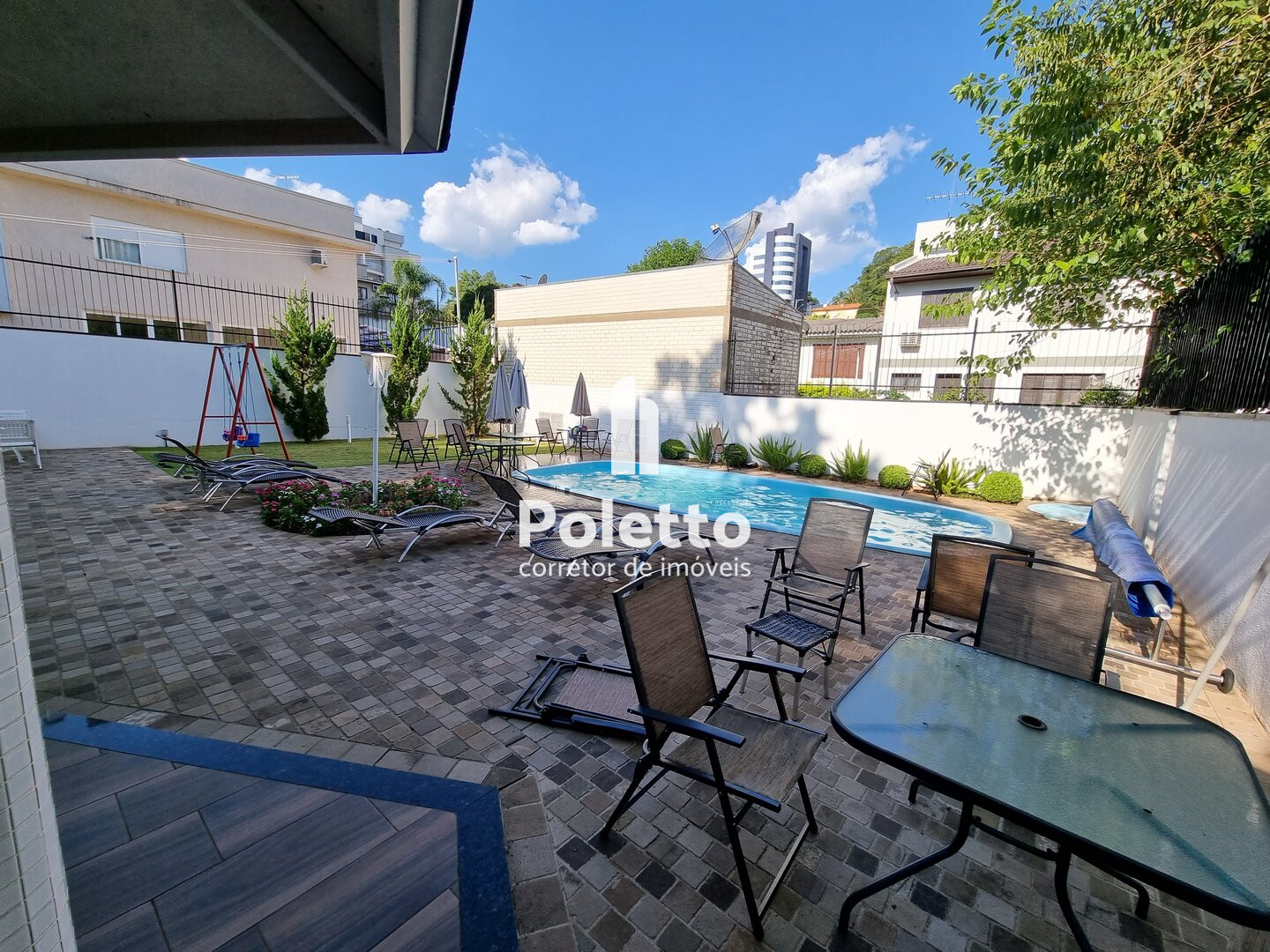 Vende-se linda cobertura duplex Mobiliada no centro de Marau — Miniatura 26