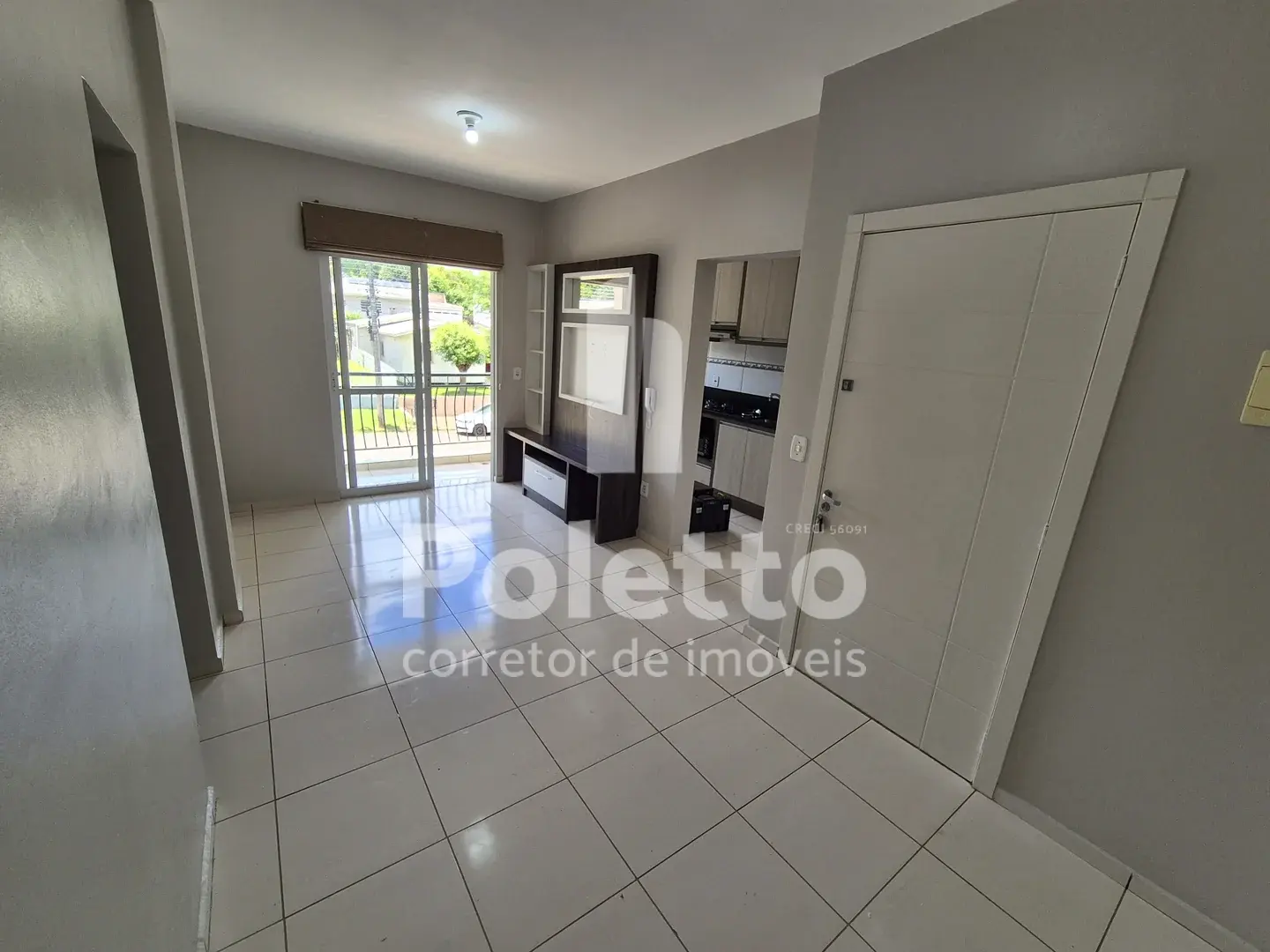 Vende-se apartamento MOBILIADO de 02 quartos — Miniatura 5