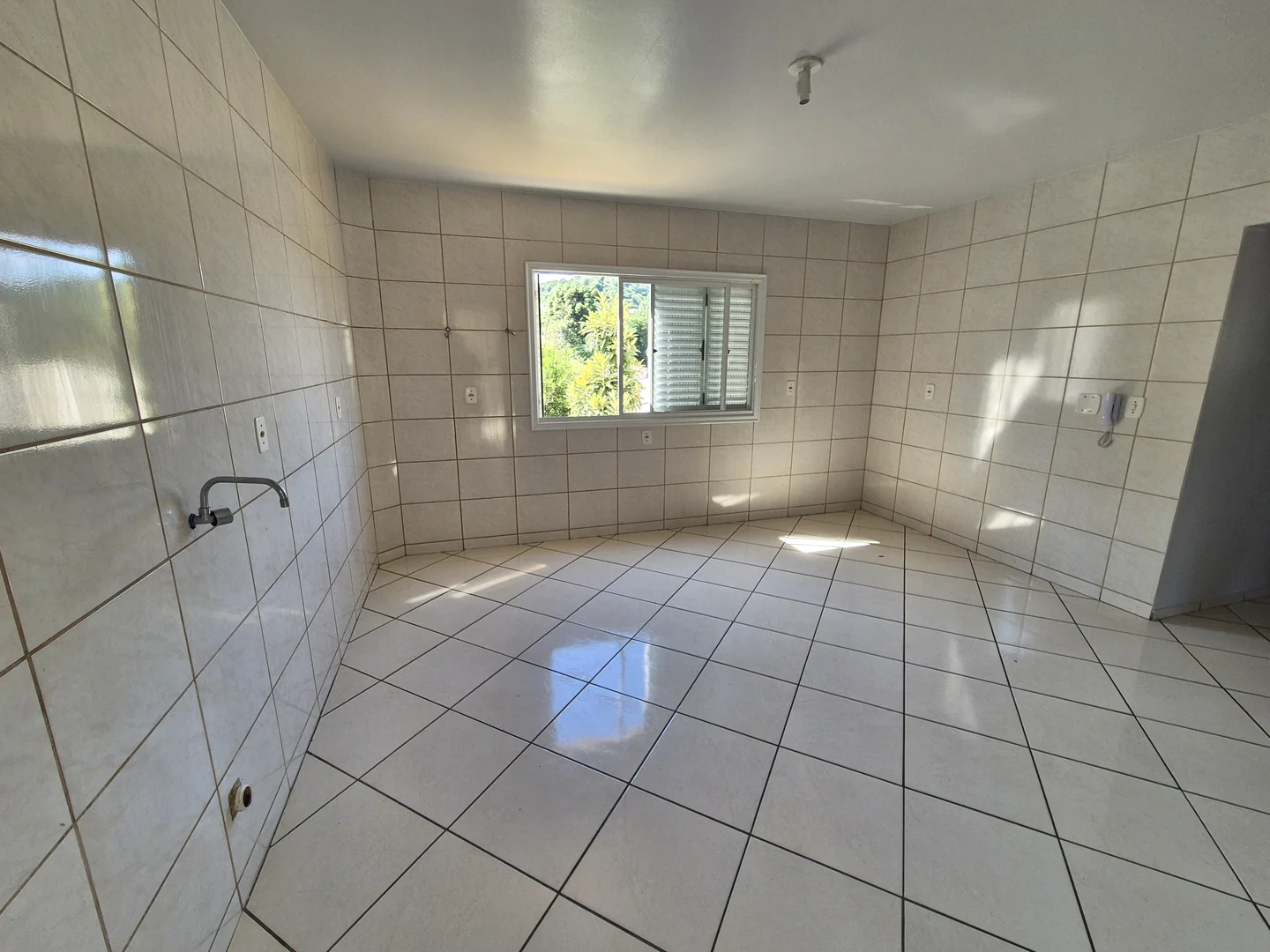 Aluga-se Apartamento com 3 dormitórios — Miniatura 2