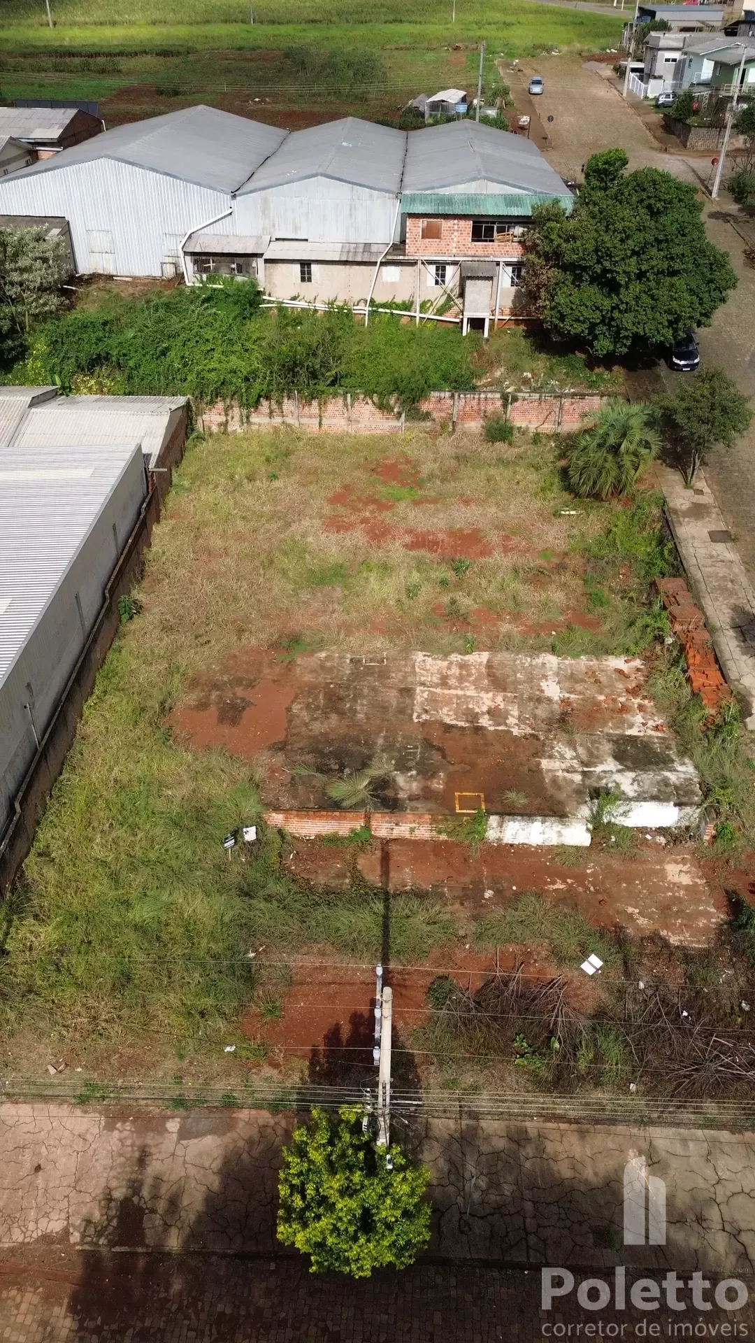 Terreno de esquina com área de 1000 m² — Miniatura 3