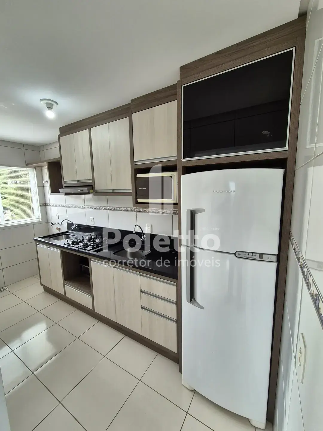 Vende-se apartamento MOBILIADO de 02 quartos — Miniatura 7