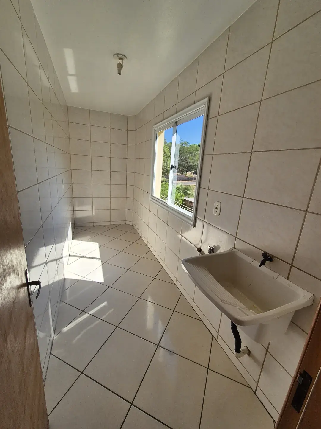 Aluga-se Apartamento com 3 dormitórios — Miniatura 4