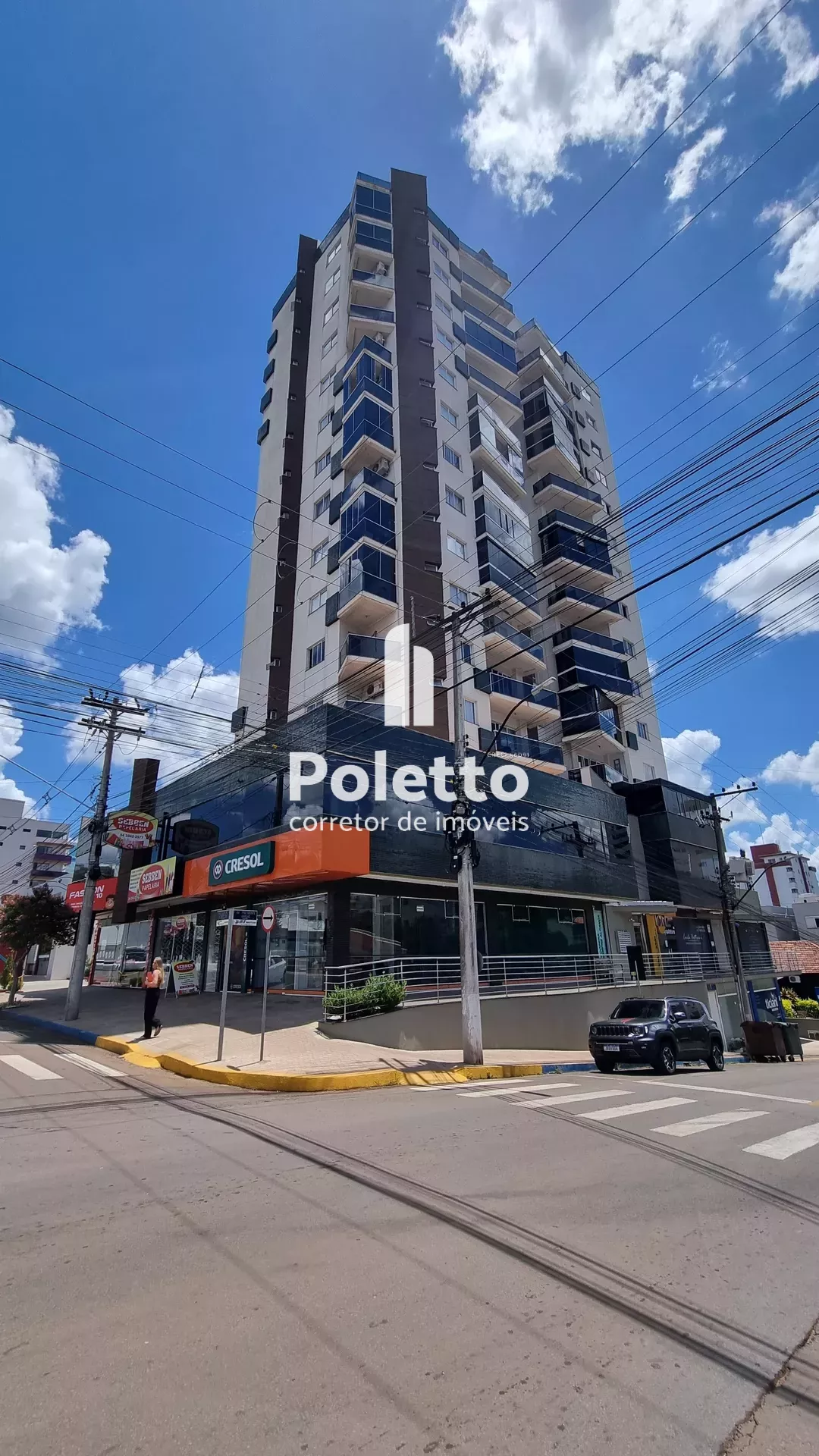 Aluga-se sala comercial em galeria no centro de Marau — Miniatura 2
