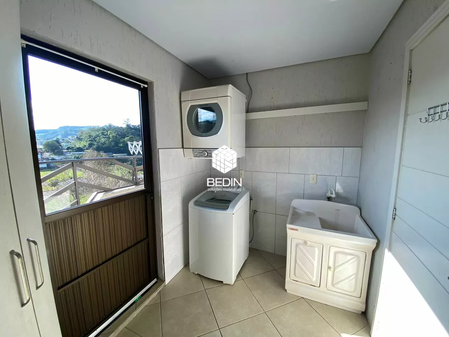 Apartamento com 03 dormitórios para locação no Centro de Serafina Corrêa — Miniatura 11